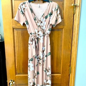 Pink blush maternity dress size M/L